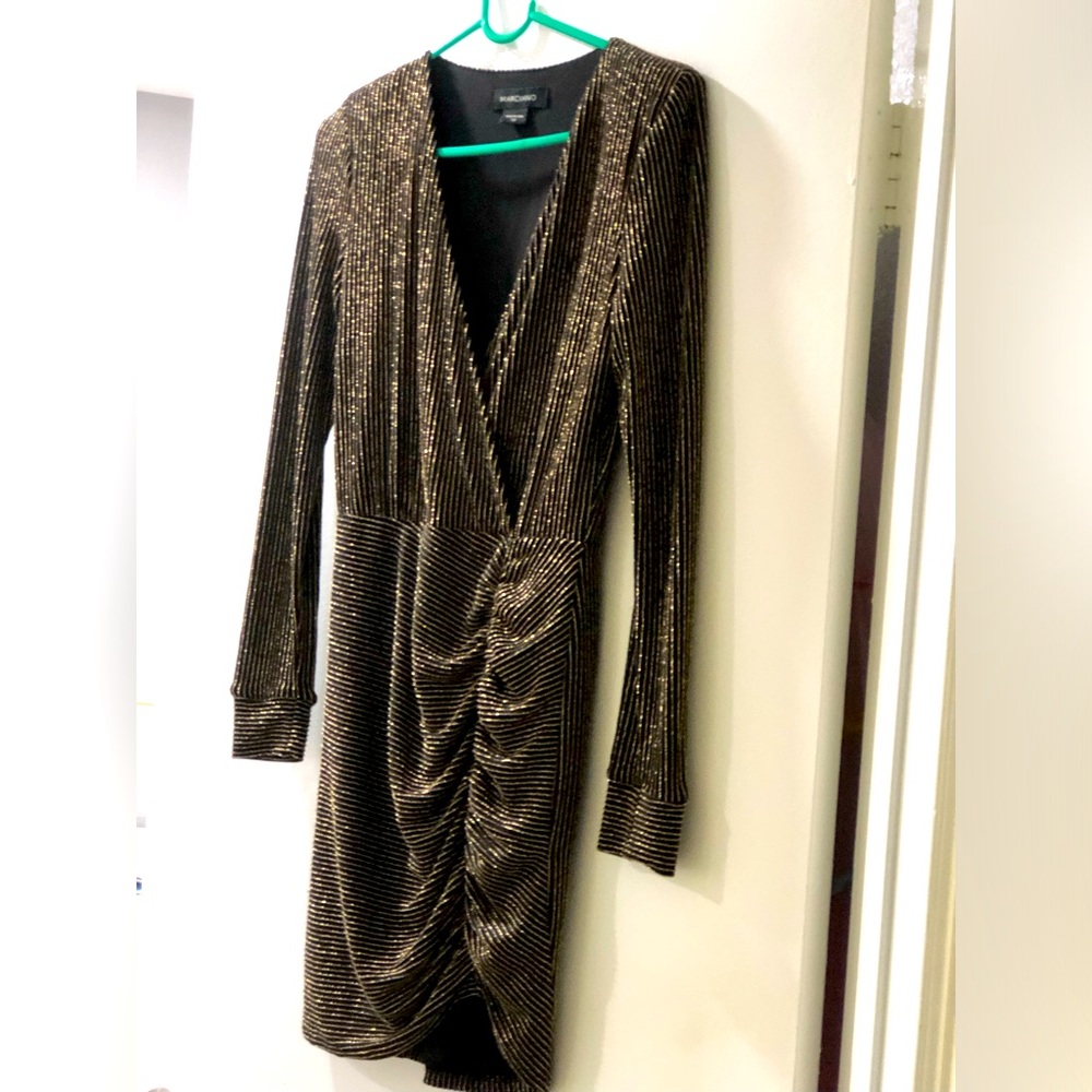 Elegant night out long sleeves glamorous dress from bebe
